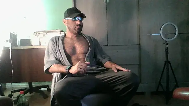 Snapshot of MILITARS chatting on 06-25-26, 05:12 MILITARS online show from 06-25-26, 05:12