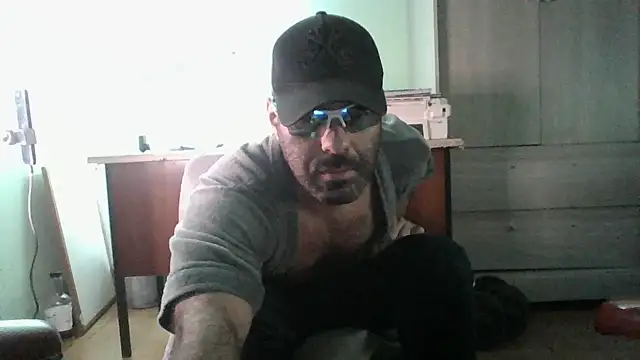 Snapshot of MILITARS chatting on 06-27-26, 12:15 MILITARS online show from 06-27-26, 12:15