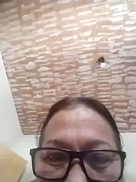 Snapshot of catdool chatting on 02-19-25, 01:17 catdool online show from 02-19-25, 01:17