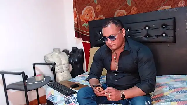 hardrock982 online show from 11-20-25, 02:06