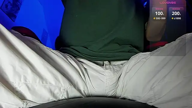 Snapshot of Alex_smith00 chatting on 12-23-24, 02:02 Alex smith00 online show from 12-23-24, 02:02