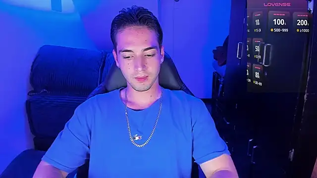 Snapshot of Alex_smith00 chatting on 01-04-25, 02:25 Alex smith00 online show from 01-04-25, 02:25