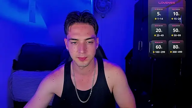 Snapshot of Alex_smith00 chatting on 02-22-25, 01:44 Alex smith00 online show from 02-22-25, 01:44