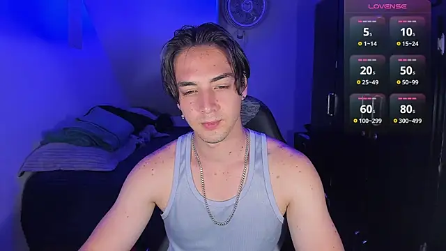 Snapshot of Alex_smith00 chatting on 09-18-25, 07:27 Alex smith00 online show from 09-18-25, 07:27