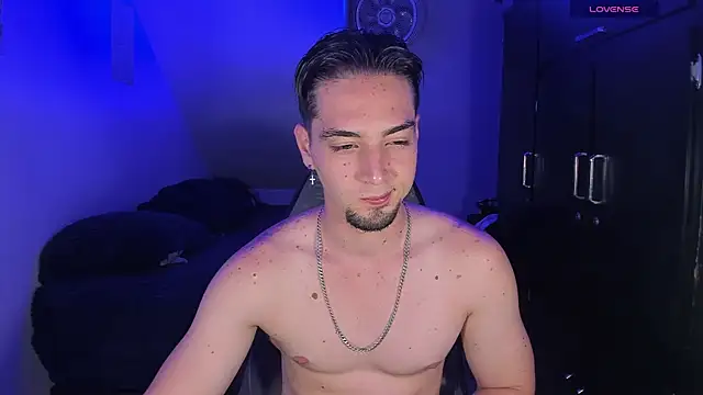 Snapshot of Alex_smith00 chatting on 10-15-25, 10:43 Alex smith00 online show from 10-15-25, 10:43