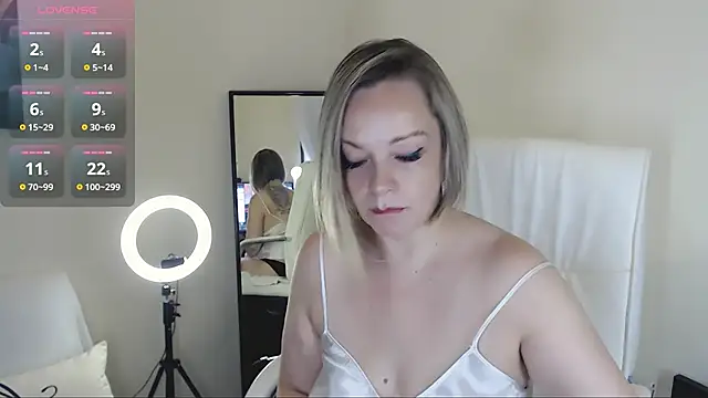 Tilly Eliot online show from 01-31-25, 02:07