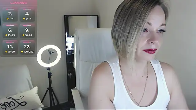 Tilly Eliot online show from 02-18-25, 04:16