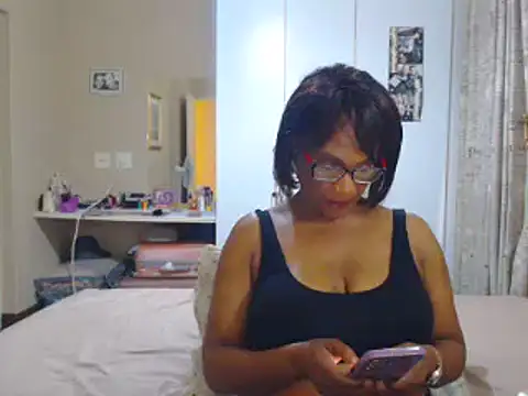 Snapshot of Hotgrannyx chatting on 12-20-24, 04:25 Hotgrannyx online show from 12-20-24, 04:25