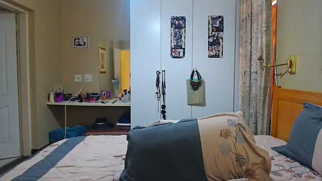 Snapshot of Hotgrannyx chatting on 01-21-25, 08:41 Hotgrannyx online show from 01-21-25, 08:41