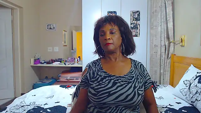 Snapshot of Hotgrannyx chatting on 02-18-25, 12:17 Hotgrannyx online show from 02-18-25, 12:17