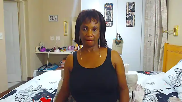 Snapshot of Hotgrannyx chatting on 02-25-25, 10:04 Hotgrannyx online show from 02-25-25, 10:04