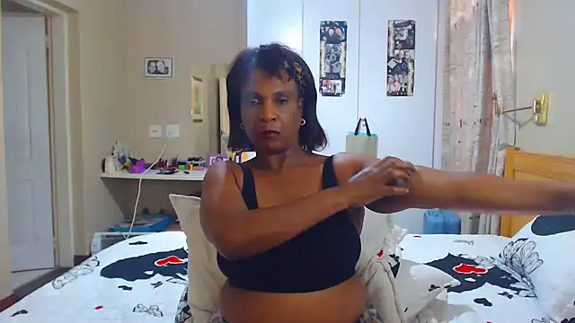 Snapshot of Hotgrannyx chatting on 02-27-25, 12:34 Hotgrannyx online show from 02-27-25, 12:34