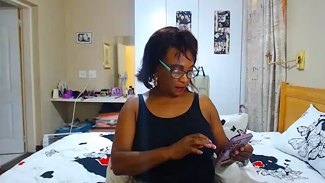 Snapshot of Hotgrannyx chatting on 03-08-25, 08:11 Hotgrannyx online show from 03-08-25, 08:11