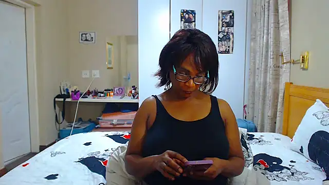 Snapshot of Hotgrannyx chatting on 03-12-25, 03:40 Hotgrannyx online show from 03-12-25, 03:40