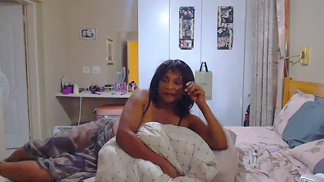 Snapshot of Hotgrannyx chatting on 03-22-25, 02:03 Hotgrannyx online show from 03-22-25, 02:03