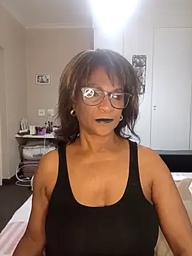 Snapshot of Hotgrannyx chatting on 10-21-25, 04:02 Hotgrannyx online show from 10-21-25, 04:02