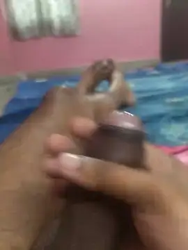 omar23121 online show from 12-26-24, 09:33