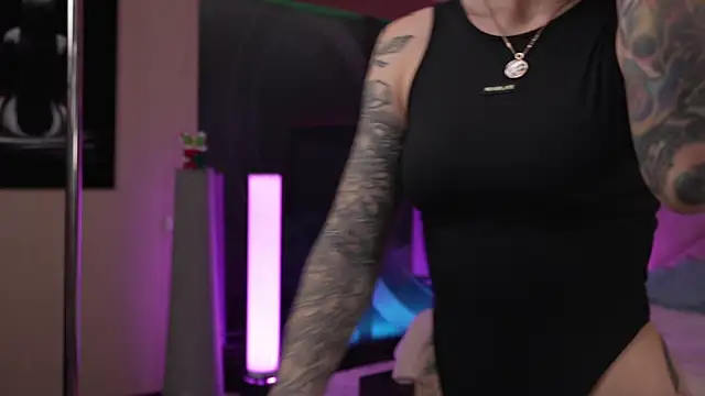 GirlGogo online show from 12-19-24, 01:39