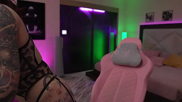 GirlGogo online show from 12-13-25, 09:20