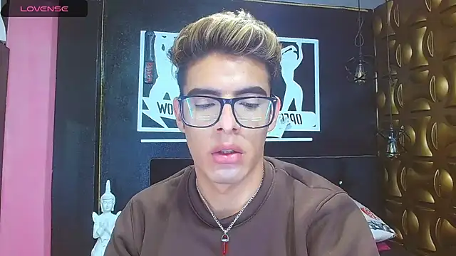 Snapshot of angel_sexyevil chatting on 01-12-25, 12:23 angel sexyevil online show from 01-12-25, 12:23