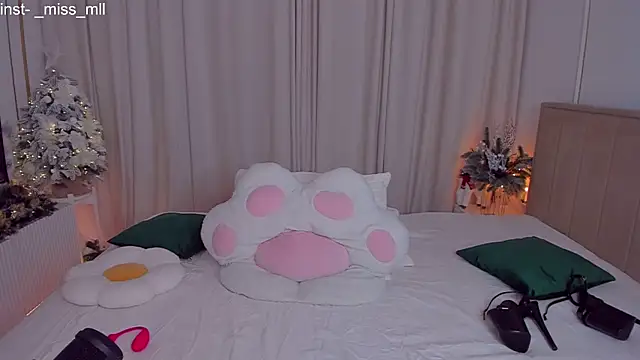 MaaryM online show from 12-19-25, 10:06