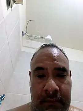 PhillDrake11 online show from 12-17-25, 05:13