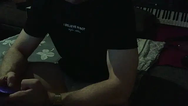 Snapshot of Bblfgbb chatting on 09-22-25, 02:02 Bblfgbb online show from 09-22-25, 02:02