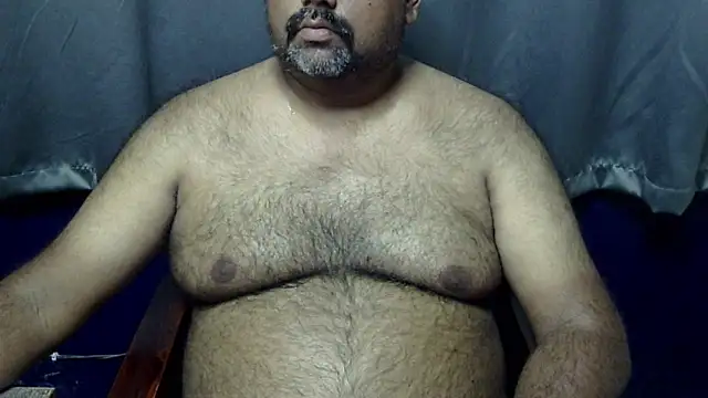 Snapshot of hairysubcub_70 chatting on 05-02-26, 08:41 hairysubcub 70 online show from 05-02-26, 08:41