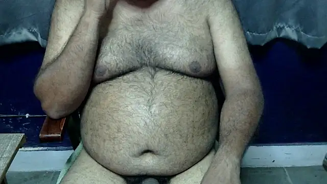 Snapshot of hairysubcub_70 chatting on 05-08-26, 07:03 hairysubcub 70 online show from 05-08-26, 07:03