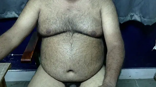 Snapshot of hairysubcub_70 chatting on 05-16-26, 07:05 hairysubcub 70 online show from 05-16-26, 07:05