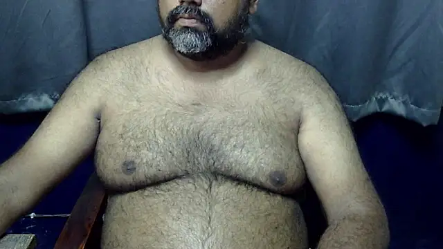 Snapshot of hairysubcub_70 chatting on 05-31-26, 05:59 hairysubcub 70 online show from 05-31-26, 05:59