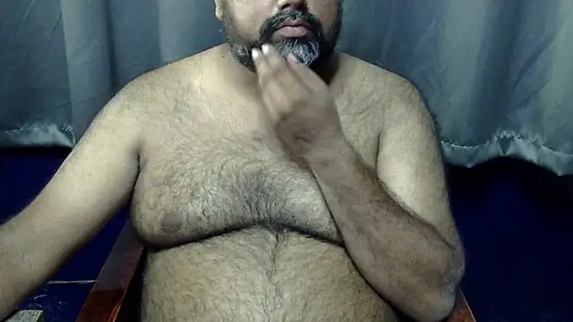 Snapshot of hairysubcub_70 chatting on 06-03-26, 10:29 hairysubcub 70 online show from 06-03-26, 10:29