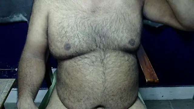 Snapshot of hairysubcub_70 chatting on 06-05-26, 07:47 hairysubcub 70 online show from 06-05-26, 07:47
