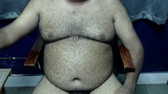 Snapshot of hairysubcub_70 chatting on 06-08-26, 08:15 hairysubcub 70 online show from 06-08-26, 08:15