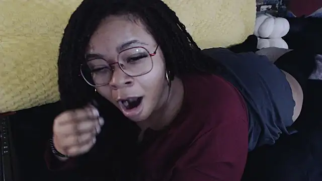 Snapshot of -khayaparker chatting on 02-12-25, 01:37 -khayaparker online show from 02-12-25, 01:37