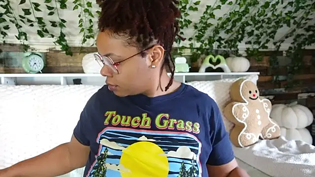 Snapshot of -khayaparker chatting on 03-10-25, 12:26 -khayaparker online show from 03-10-25, 12:26