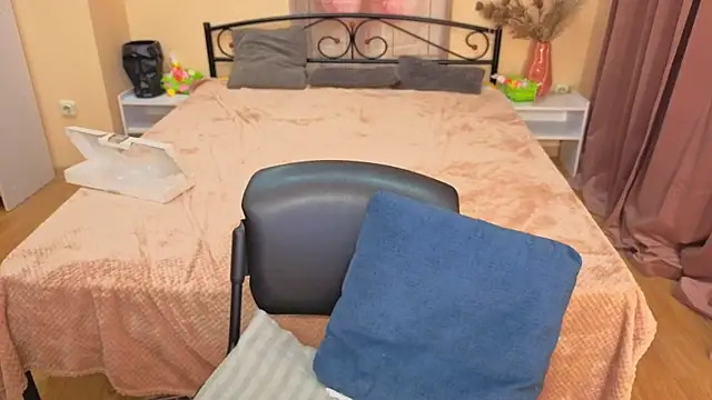 CharmedDoll online show from 04-07-26, 12:27