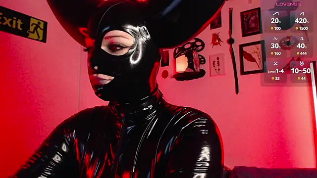 Snapshot of auroralatexprincess chatting on 03-19-25, 06:01 auroralatexprincess online show from 03-19-25, 06:01