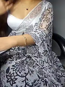 Snapshot of aliyaah_singh chatting on 01-13-25, 12:09 aliyaah singh online show from 01-13-25, 12:09