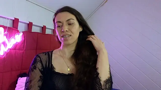 Snapshot of TiffanyDollxxx chatting on 12-14-25, 09:52 TiffanyDollxxx online show from 12-14-25, 09:52