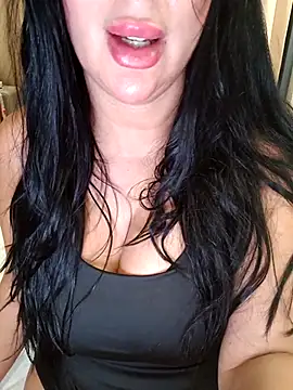 Queen sousou online show from 04-25-26, 01:52