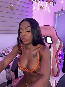 Snapshot of Vane_Rossee chatting on 03-15-26, 12:05 Vane Rossee online show from 03-15-26, 12:05