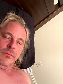 Snapshot of zeus337 chatting on 12-14-25, 07:47 zeus337 online show from 12-14-25, 07:47