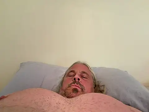 Snapshot of zeus337 chatting on 07-09-26, 03:38 zeus337 online show from 07-09-26, 03:38