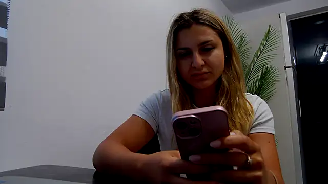 Snapshot of NicolePlay chatting on 07-06-26, 03:03 NicolePlay online show from 07-06-26, 03:03