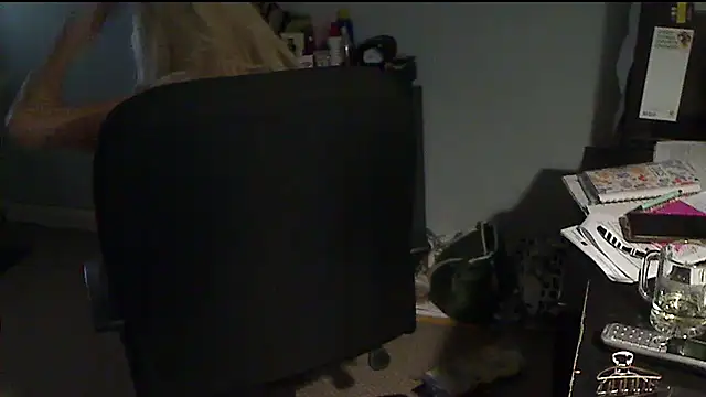 XTRAHORNYONE online show from 11-21-25, 03:38