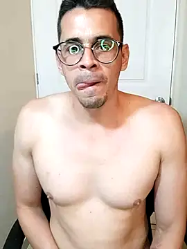 Snapshot of towers_j chatting on 03-03-25, 11:03 towers j online show from 03-03-25, 11:03