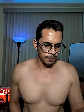 Snapshot of towers_j chatting on 09-10-25, 03:28 towers j online show from 09-10-25, 03:28