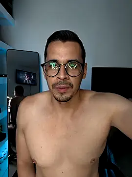 Snapshot of towers_j chatting on 10-29-25, 07:26 towers j online show from 10-29-25, 07:26