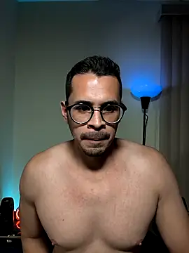 Snapshot of towers_j chatting on 11-18-25, 12:05 towers j online show from 11-18-25, 12:05